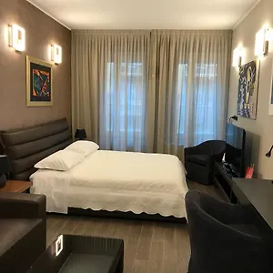  Apartment Station Italy