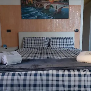  Apartment Palazzo Ponte Pietra Italy