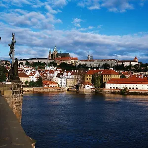 https://intercontinental-prague.praguehotelsweb.com